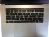 MacBook Pro Retina 15” i9 Touchbar - 3