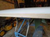 Et stk. birkefinerplade med hvid PVC coating