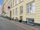 Godt eksponeret lejemål beliggende i smuk ejendom ved Søerne - 2