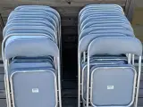 16 x grå klapstole (UDLEJES)