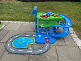 Parkeringshus til legetøjsbiler