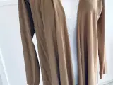 Cardigan + bukse- kjole DNA