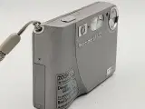⭐️· Digitalkamera: HP Photosmart R827 - 2