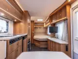 2016 - Dethleffs Nomad 500 FR   Stilfuld campingvogn - 2