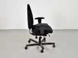 Efg kontorstol med sort polster og armlæn - 4