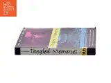 Tangled memories : the Vietnam War, the AIDS epidemic, and the politics of remembering af Marita Sturken (1957-) (Bog) - 2
