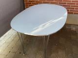 Fritz Hansen ellipse spisebord
