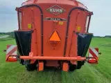 Kuhn EUROMIX 33.3 Med rustfri snegle og elevator til ku - 3