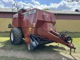 Hesston 4900 - 3