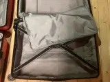 2 røde hardbox kufferter - 1 mellem og 1 stor - 3
