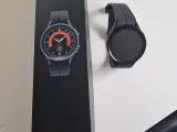 Samsung Galaxy Watch5 Pro 45 mm LTE smartwatch