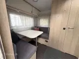 2021 - Adria Aviva 492 LU   Let rejsevogn med enkelsenge fra Hinshøj Caravan A/S - 4