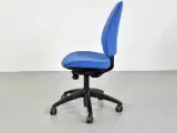 Kinnarps 6000 kontorstol i blå fame polster - 2