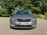Skoda Octavia 2,0 TDi 150 Ambition Combi - 2