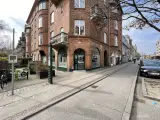 SUPER GODT BELIGGENDE HJØRNELEJEMÅL UDLEJES - 2