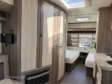 2017 - Hobby De Luxe 495 UL   Dejlig vogn med rundsidegruppe og enkelsenge fra Hinshøj Caravan A/S - 2
