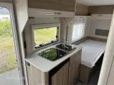 2022 - Dethleffs C'joy 460 LE   Rigtig fin og let Rejsevogn med enkelsenge fra Hinshøj Caravan A/S - 4