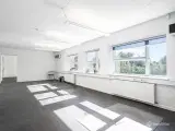 Lager-. kontor- og produktionsfaciliteter til mange formål - 4