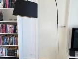 Sort gulvlampe fra BoConcept