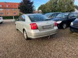 Toyota Avensis 2,0 D-4D Sol - 2