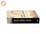 Og hun takkede guderne af Jussi Adler-Olsen (Bog) - 2