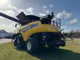 New Holland CR9.90 Tracks 34" 4 WD - 4