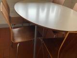 Spisebord med 8 stole
