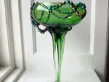 Grønt glas med 3 tynde stængler