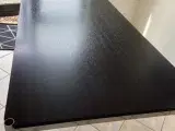 Spisebord i sortlakeret ask med stålben - 5