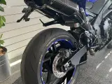 Yamaha YZF-R1  - 4