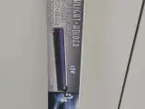 UV-sorte lys med holder
