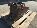 - - - Oliehammer til 4-6tons maskine. - 2