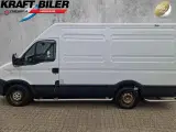 Iveco Daily 2,3 35S15 12m³ Van - 2