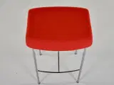 Magnus olesen pause barstol med rødt polster på sædet og krom stel - 5