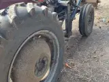 Traktor  Ferguson  - 4