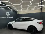 Tesla Model Y  Long Range AWD - 4