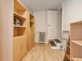 Kontor - butik - salon - klinik. centralt i Hobro. udlejes - 3