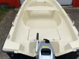 Fabriksny jolle med ny 6 hk Honda - 3