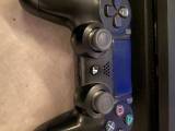 Playstation 4 1 TB. 1 stik