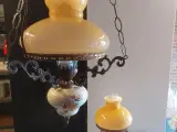 Flot loftlampe og bordlampe i samme stil