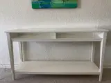 Skænk med glasplade