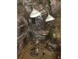 Standerlampe i poleret stål med 2 spot.
