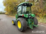 Traktor John Deere 4066R - 4