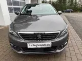 Peugeot 308 1,5 BlueHDi 130 Prestige Sky - 4