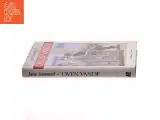 Bog: &#39;Oven Vande&#39; af Jane Aamund - 2
