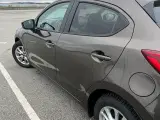 Mazda 2  - 3