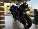 Yamaha YZF R1 - 4