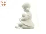 Porcelænsfigur af lille pige med dukke (str. 11 cm) - 2