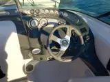 Campion 705 SC - 320 HK Volvo Penta 5.7L GXI/Udstyr - 5