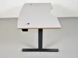 Scan office hæve-/sænkebord med grå laminat og let buet plade, 178 cm. - 4